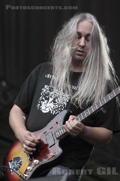 DINOSAUR JR - 2007-08-24 - SAINT CLOUD - Domaine National - Scene de la Cascade - Jay Mascis